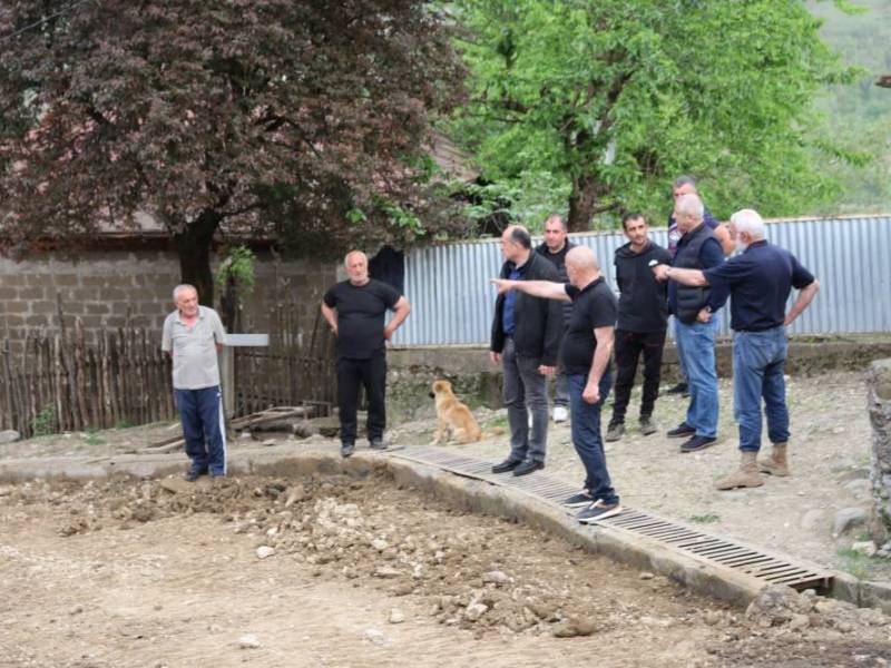 სოფელ ორბელში შიდა სასოფლო გზის მოწყობის სამუშაოები მიმდინარეობს